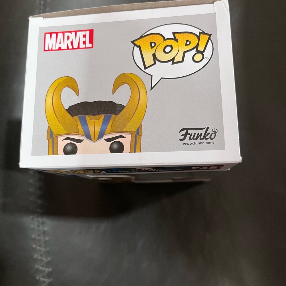 Loki Thor Ragnarok W/helmet - Picture 7 of 7
